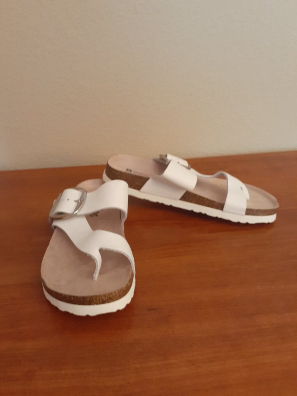White Mountain Leather Slip On Sandals